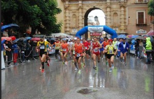 Atl. - Maratonina del Vino - partenza - con n. 1 Yuri Floriani