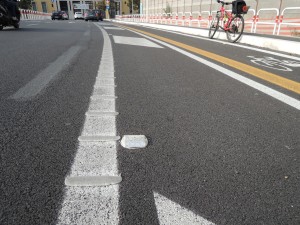 26 11 2012-Banda rumorosa e Pista ciclabile disegnata a terra (4)