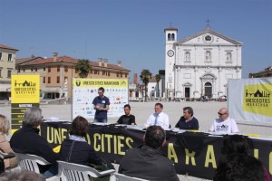 UCM_14_Il_tavolo_della_presentazione_b