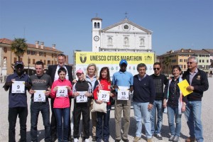 UCM_14_foto_di_gruppo_con_i_top_runners_b