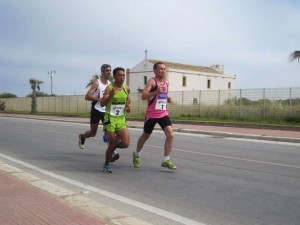 Atl. - Trofeo Garibaldino - da sinistra, Grumelli, Idrissi e Ingargiola sul lungomare di Marsala