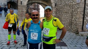 - Atl. - Michele D'Errico, in maglia azzurra, ed Enzo Pecunia alla 50 km del Gran Sasso