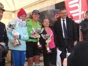 Il podio femminile della Maratona (corretto)