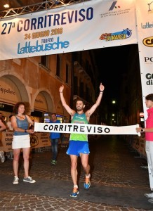 Corritreviso 2016_b_L'arrivo di Simone Gobbo