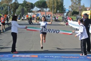 laila soufyane si impone nella gara femminile della III Edizione della XMilia